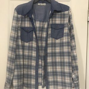 Cato button up size large